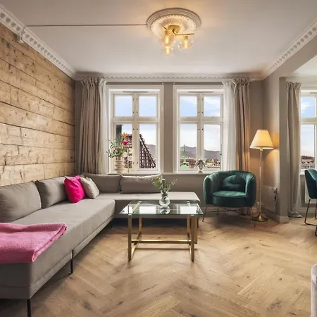 Floor With Terrace & Views