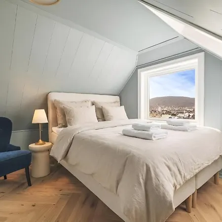 Lejlighed Floor With Terrace & Views