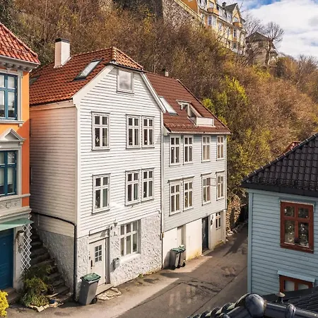 Floor With Terrace & Views